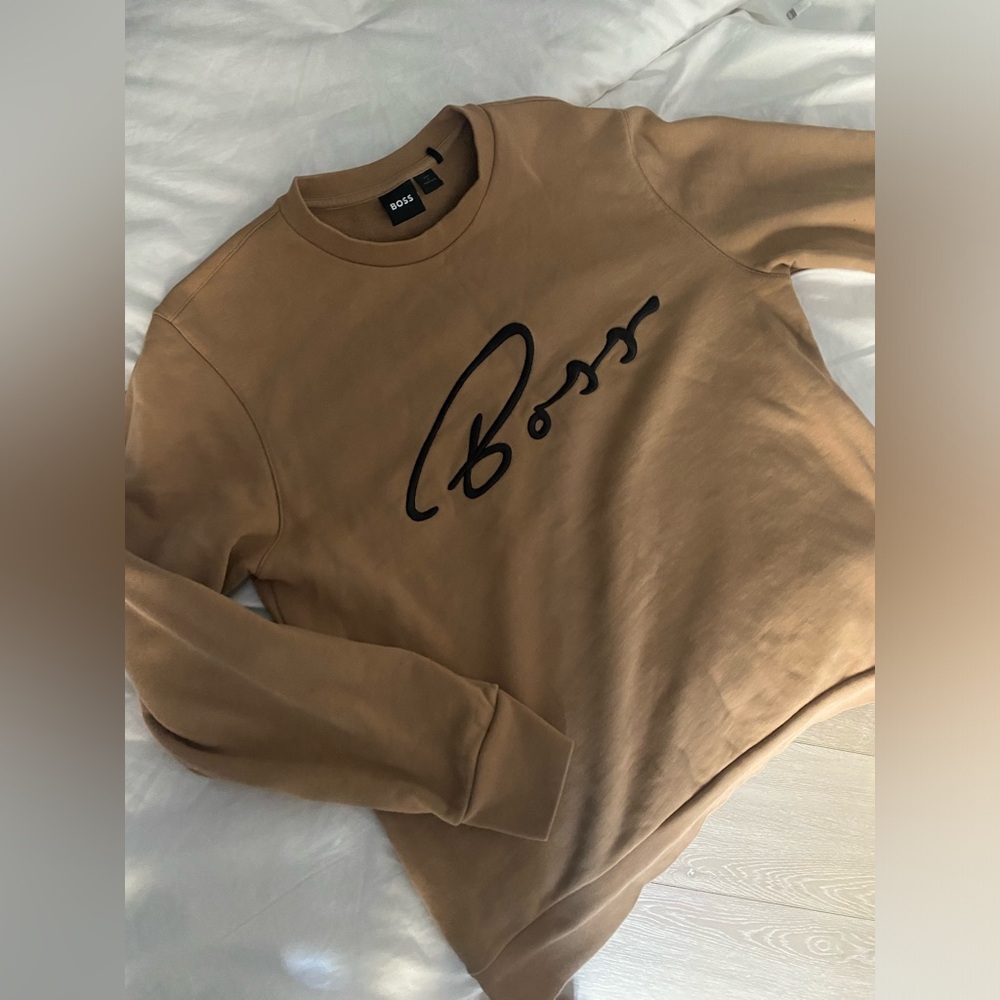 Hugo Boss Cursive Logo Sweatshirt Crewneck Regular Fit
Men's Size Medium